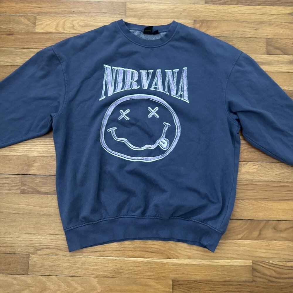 Nirvana Smiley Sweatshirt Purple Pullover Rock Band Sweater Graphic Size L - Picture 2 of 5